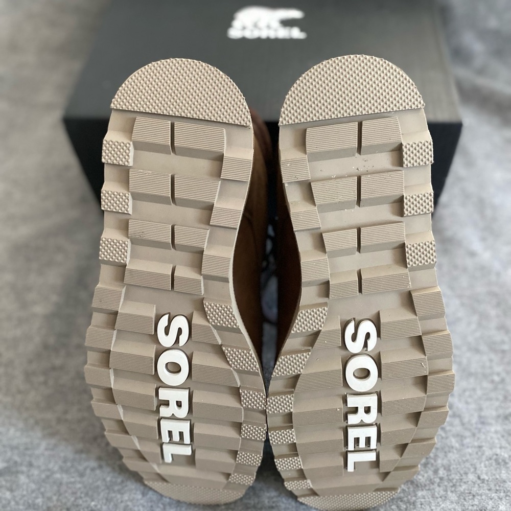 SOREL — MADISON II Moc Toe WP
NEW IN BOX Size 9.5 
WATERPROOF & EXTRA COMFORT